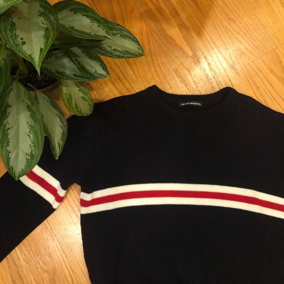 Brandy Melville Sweaters - ⚡️ BRANDY MELVILLE SWEATER ⚡️